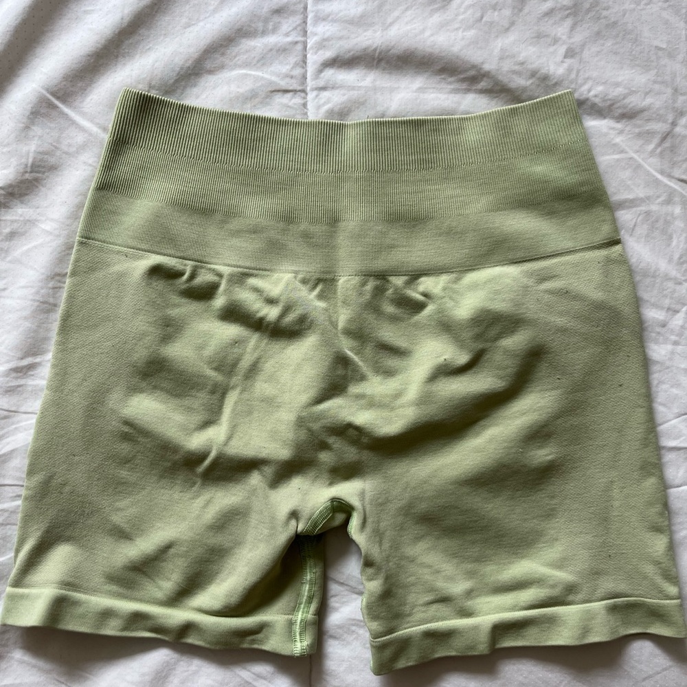 Alphalete Green Bike Shorts High Waist Seamless Design